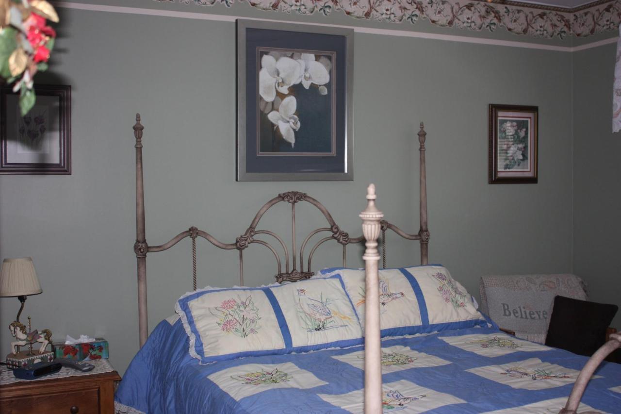 Carrousel Bed & Breakfast Cayuga Rum bild